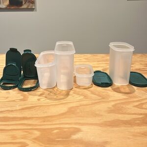 Tupperware 8 piece food storage with flip-able lids